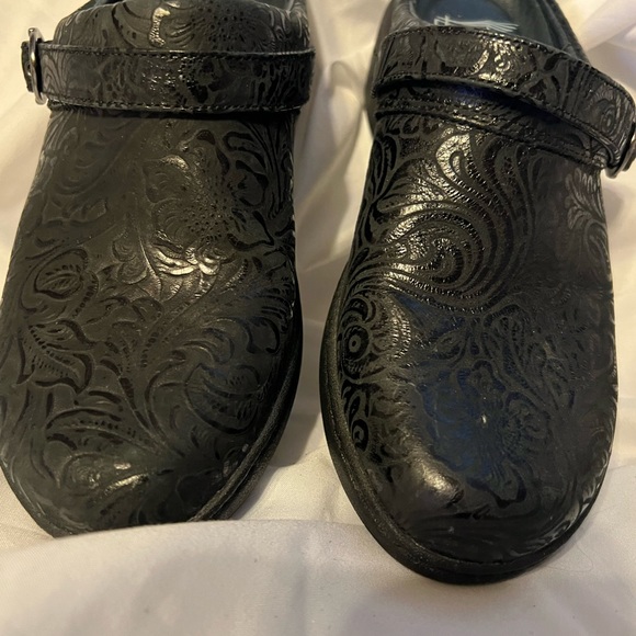 EUC Dansko clogs or mules. Size 38. - Picture 2 of 13